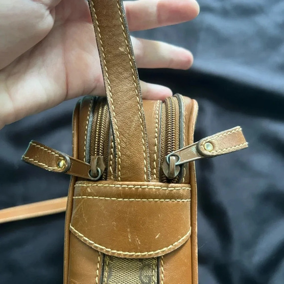 Gucci vintage crossbody in great used condition - Picture 7 of 10